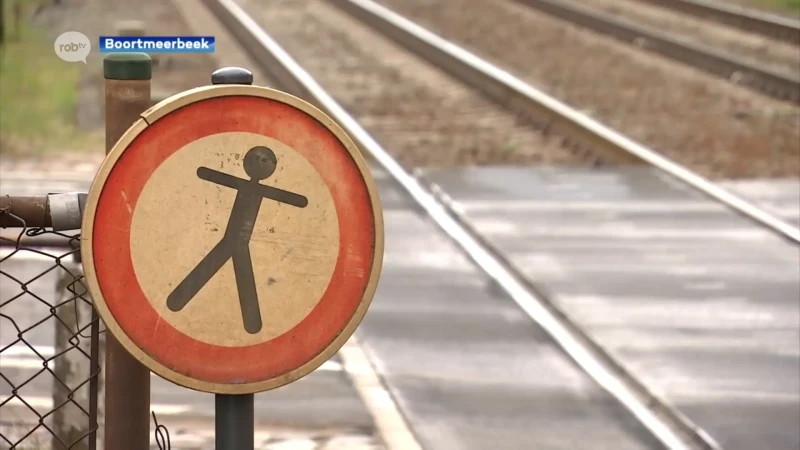 Treinverkeer Leuven-Mechelen tijdens ochtendspits verstoord door wandelaar langs treinsporen in Hever