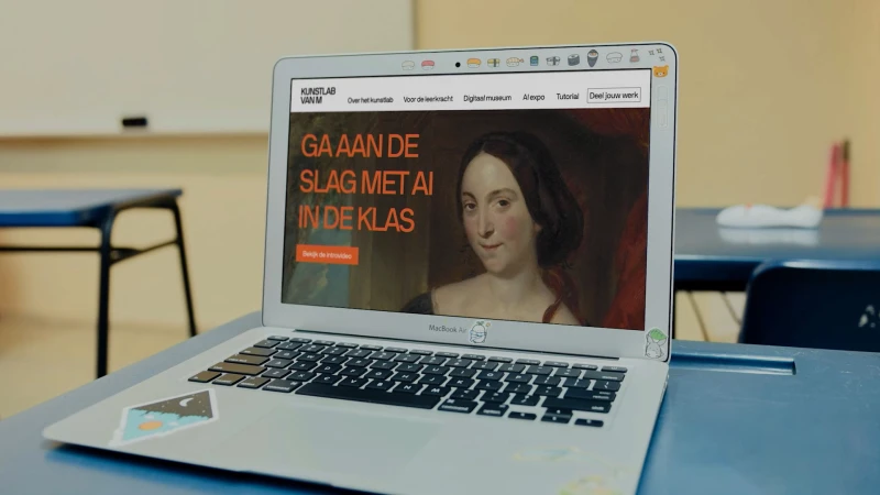 Museum M lanceert project om leerlingen kunst te laten genereren op basis van artificiële intelligentie: "Bezoekers betrekken bij het museum en de kunst"
