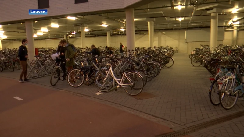 Jaarlijkse fietslichtjesactie van start in Leuven om het belang van goede verlichting duidelijk te maken