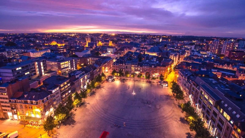 Leuven roept maandag met vredesactie op tot staakt-het vuren in Gaza en verlicht Ladeuzeplein met 5.000 kaarsen