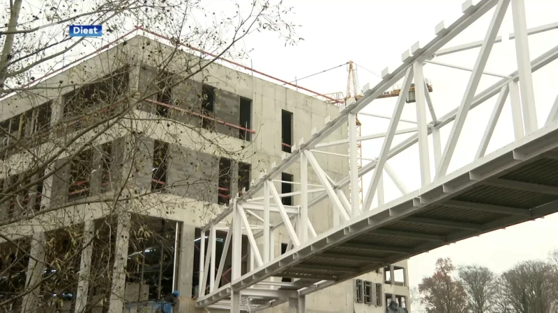 Luchtbrug van 40 meter verbindt het huidige ziekenhuis in Diest met nieuwbouw: "Werken in het voorjaar van 2025 helemaal klaar"