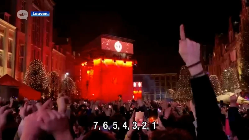 Dit was oudejaarsavond op de Oude Markt in Leuven: "We gaan het laat maken!"