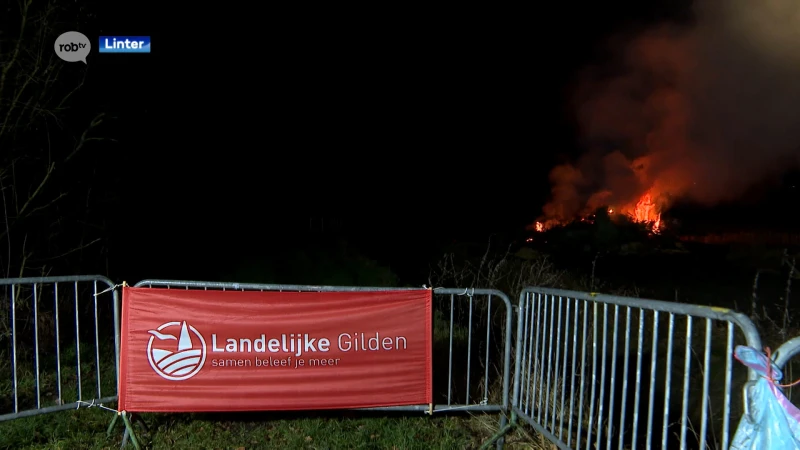 Kerstboomverbranding in Wommersom, met lasershow en vuurwerk: "Traditie die al dertig jaar bestaat"