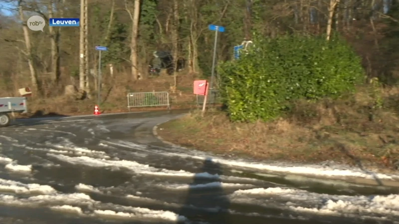 De Leming in Kessel-Lo 18 uur lang afgesloten door een gigantische ijsplek ter hoogte van het Meesbergpad