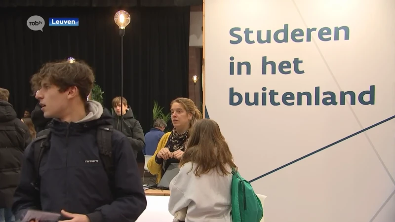 Leerlingen zesde middelbaar maken kennis met universiteiten, hogescholen én de arbeidsmarkt tijdens SID-inbeurs in Brabanthal