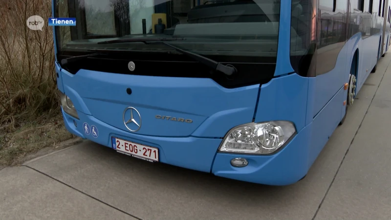 Nieuwe bussen van Multiobus in Tienen geel en blauw, komende dagen krijgen ze wel vertrouwde kleuren van De Lijn