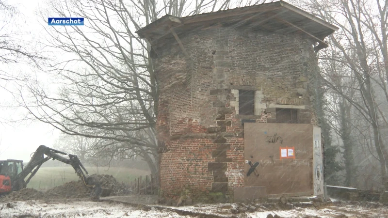 Restauratiewerken Orleanstoren in Aarschot gestart, toren krijgt gloednieuw uitkijkplatform: "Heel het park wordt vernieuwd en er komt een ligweide"