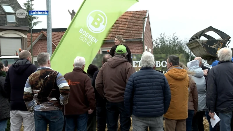 Boeren protesteren met 30-tal tractoren in Lubbeek: "We willen ook lokaal onze acties levendig houden"
