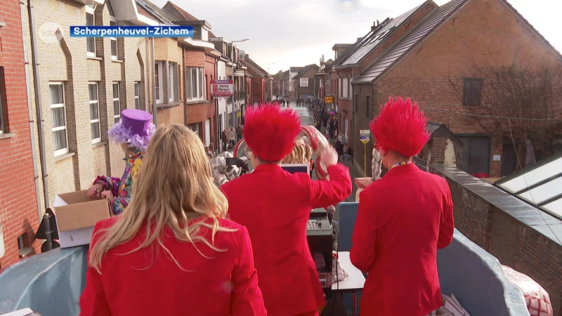 Carnavalsstoet Zichem lokt veel volk: "Formidabel om ze hier allemaal te zien voorbijkomen"