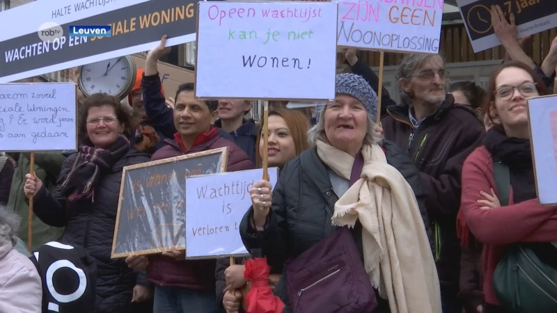 Woonzaak vraagt aandacht voor het tekort aan sociale wonignen met bushalte 'Wachtlijstlaan' in Leuven