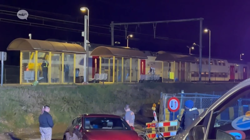 Fietser sterft na ongeval aan spoorwegovergang station Wezemaal, treinverkeer tussen Leuven en Aarschot urenlang stilgelegd