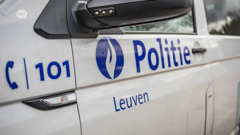 Twintiger komt met bromfiets zwaar ten val op Tiensesteenweg in Leuven