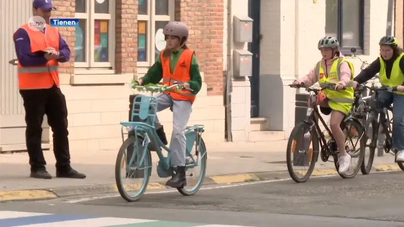 Meer dan 500 leerlingen leggen fietsexamen af in Tienen: "We stimuleren kinderen met de fiets naar school te komen"