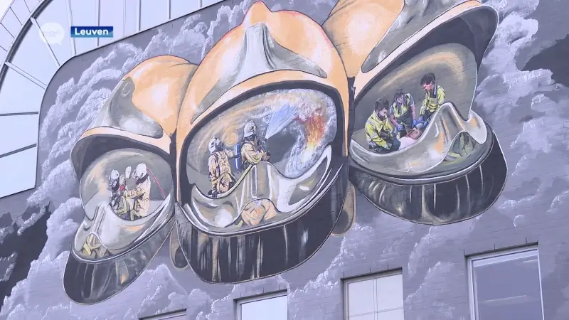 Brandweerman maakt gigantische muurschildering op kazerne Leuven: "Als andere kazernes dit ook willen, sta ik daar zeker voor open"