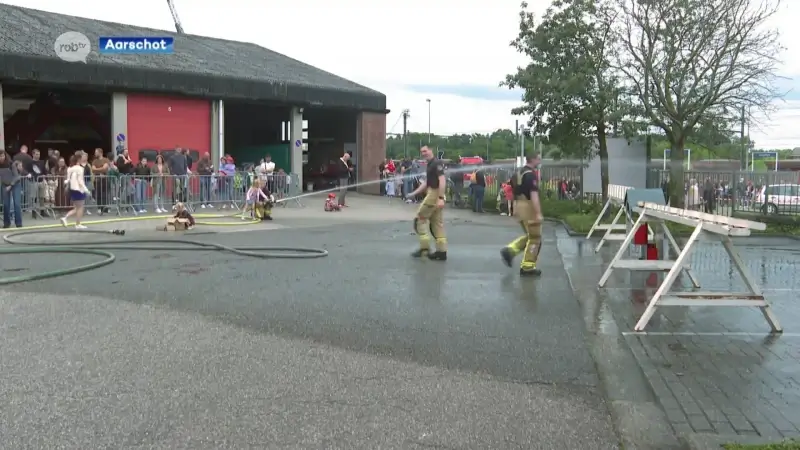 Open dag bij Aarschotse brandweer: bezoekers kunnen nepbrand blussen of een ritje maken in een brandweerwagen