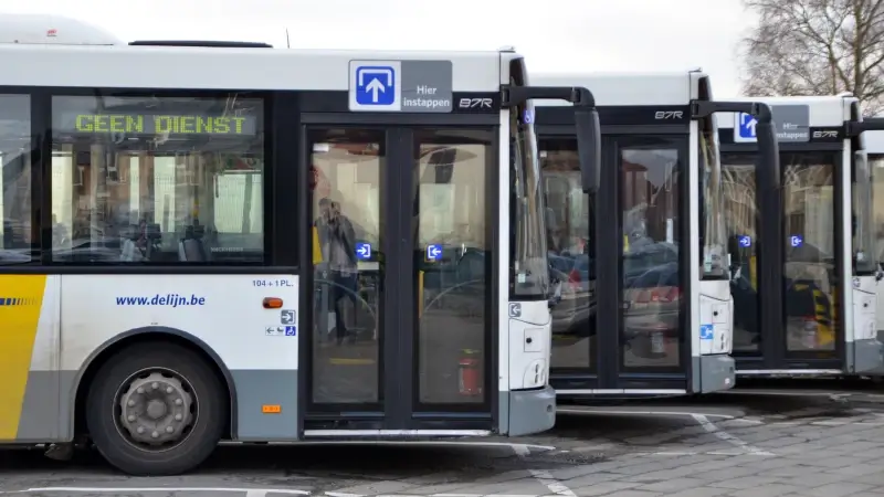 Bijna vier op de tien bussen rijdt vandaag niet in onze regio door staking bij De Lijn