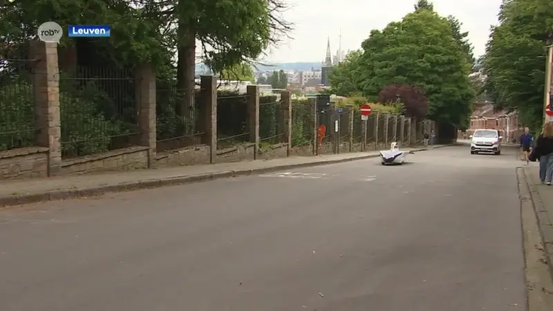 Leuvense Solar Team test zonnewagen op Wijnpersstraat: "Parcours in Zuid-Afrika is heuvelachtig"