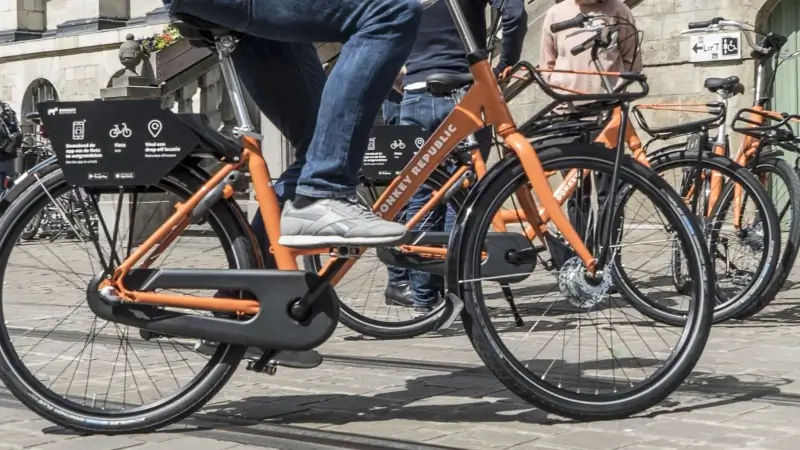 Boortmeerbeek lanceert deelfietssysteem van Donkey Republic met drie elektrische en drie gewone fietsen