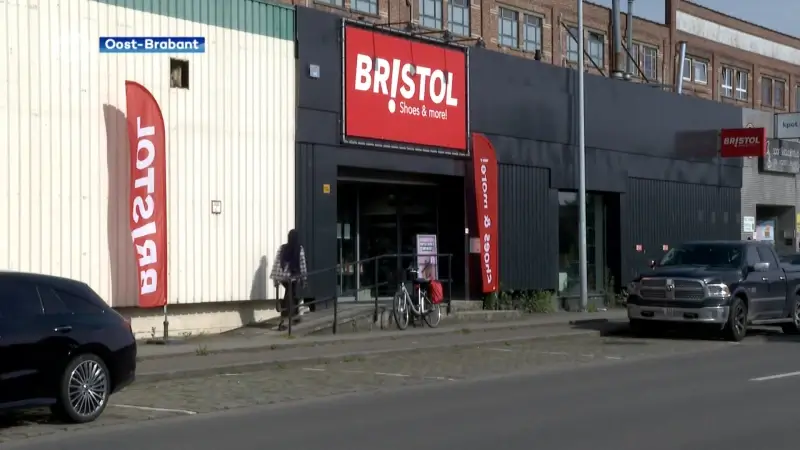 Verwachte stormloop naar schoen- en kledingwinkel Bristol in Leuven blijft uit, ook in andere winkels in onze regio blijft het ondanks uitverkoop rustig