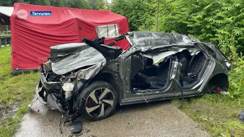 Man (25) overleden na dodelijk ongeval op rotonde aan Tervurenlaan in Tervuren, toestand van passagier is stabiel