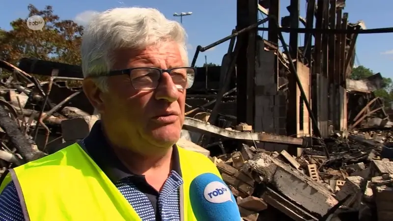 LIVE Burgemeester Taverniers over brand in sporthal Hoegaarden: "Het is een stuk van iedereen dat verdwijnt"