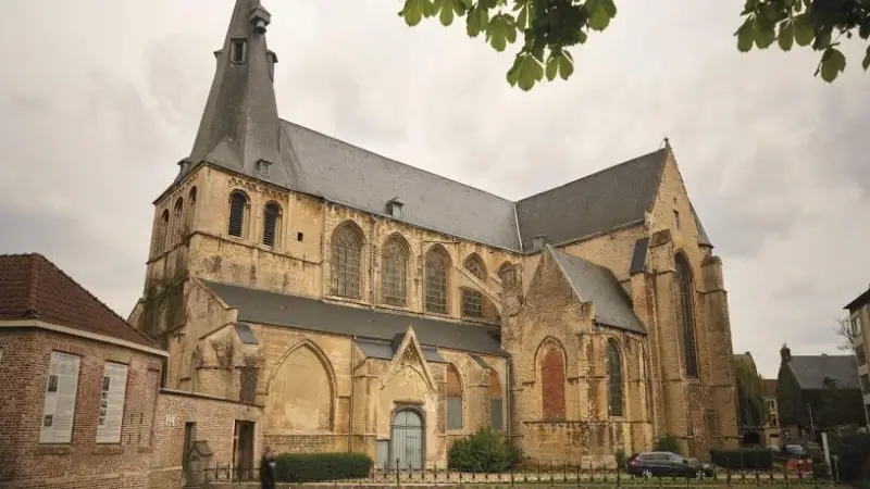 Sint-Jacobskerk in Leuven klaar voor herbestemming: "Gebouw terug stabiel, tijdelijke buurtbar is eerste initiatief"