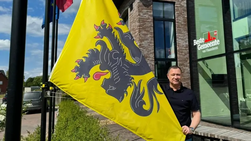 Verschillende gemeenten hangen Vlaamse Leeuw vandaag ondersteboven uit protest