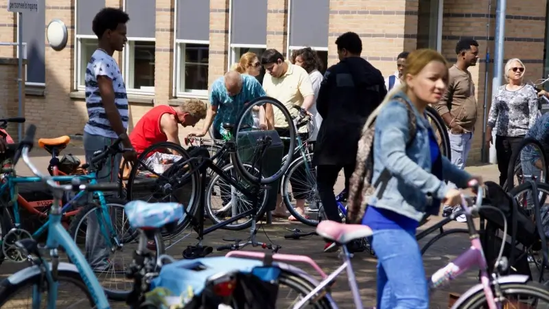 Fietsersbond Tienen gaat maandelijkse fietstochten voor anderstaligen organiseren