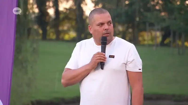 HERBEKIJK: ROBtv Vertelling in Bekkevoort met Yannick Noben
