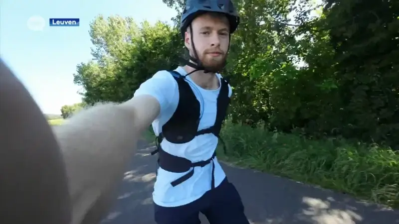 21-jarige Ivar komt na 18 dagen aan in Boedapest met Longboard