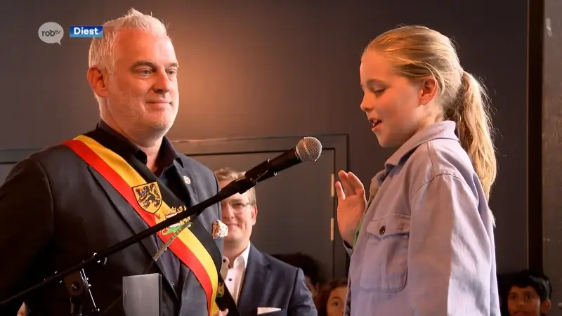 Kindergemeenteraad legt eed af in Diest: "Ik hoop dat we van Diest een mooie stad kunnen maken"