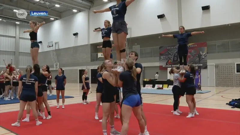 Cheerleaders leren nieuwe technieken en poses op sportcampus van KU Leuven: "Leuk dat er ook andere coaches zijn"