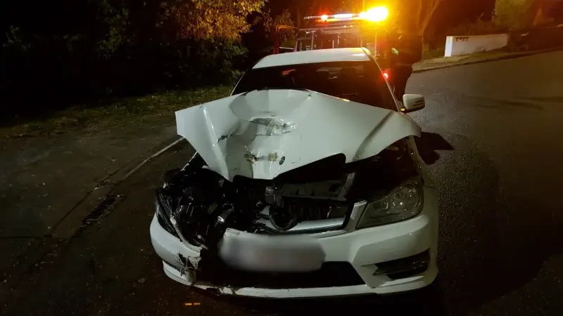 Dronken tiener verliest rijbewijs voor 15 dagen nadat hij rechtdoor rijdt in bocht op Mechelsevest in Leuven