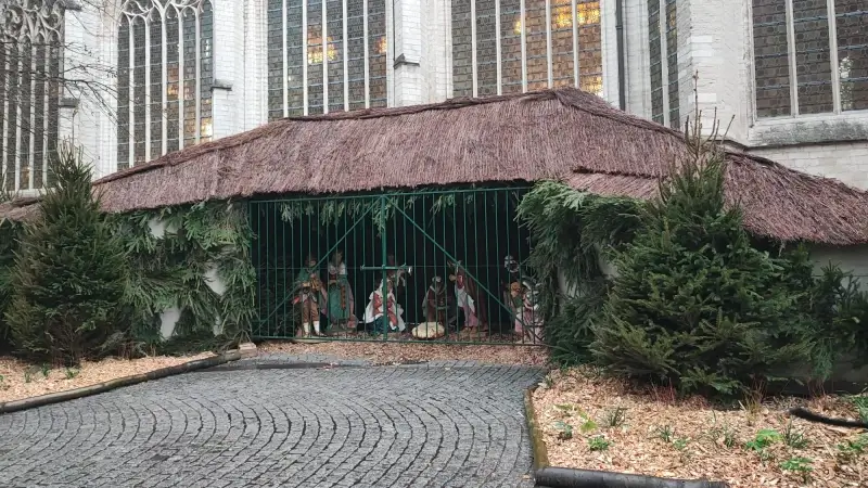 Leuven maakt zich op voor de feestdagen: traditionele Wintertuin op Grote Markt geopend