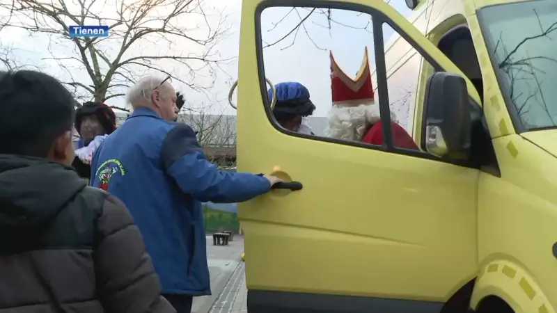 Sinterklaas bezoekt op eigen verjaardag nog Tiense school: "Na vannacht terug naar Spanje"