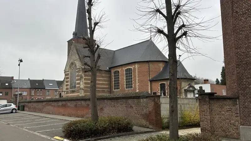 Restauratie van muren rond kerk en pastorie in Tildonk begint in januari, parkeerplaatsen tot in het najaar van 2025 afgesloten