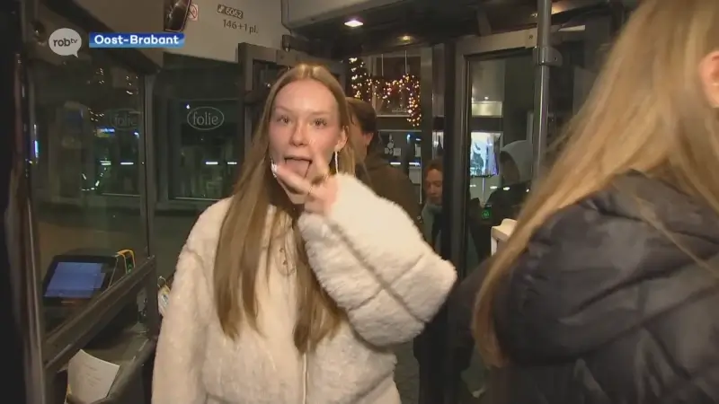 De Lijn vervoert tijdens oudejaarsnacht duizenden mensen in onze regio: "Dat zou moeten bij elke feestdag"