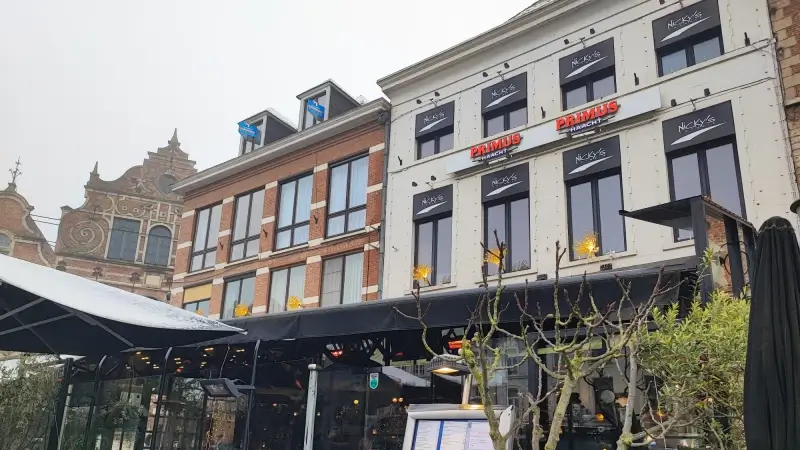 Stad Diest wil zo snel mogelijk nieuwe uitbaters voor gesloten handelspanden in centrum: "Aantal panden op de Grote Markt staan al lang leeg"