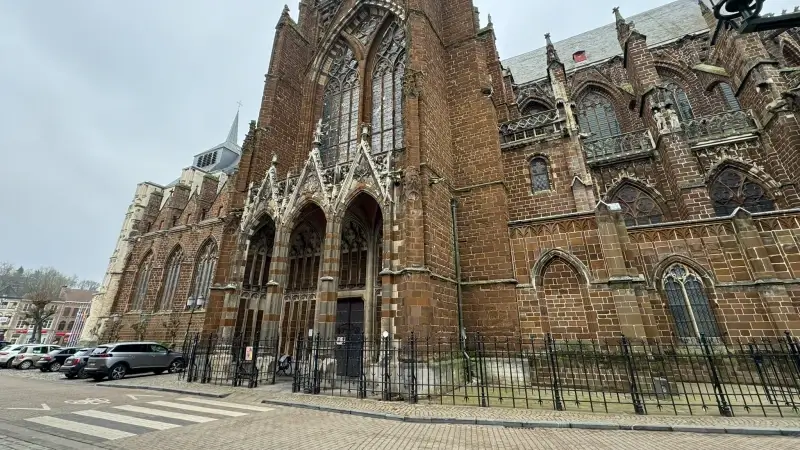 Restauratiewerken aan Sint-Sulpitiuskerk in Diest starten over twee weken, beperkte hinder op Grote Markt: "Erfgoed in ere houden"