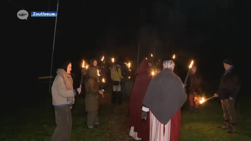 Schitterende beelden: 400 vuurfakkels wekken oude citadel Zoutleeuw tot leven: "Hier moest je bij zijn"