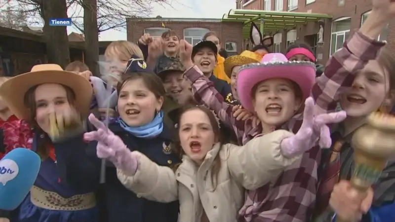 Scholen zetten krokusvakantie in met carnavalstoet