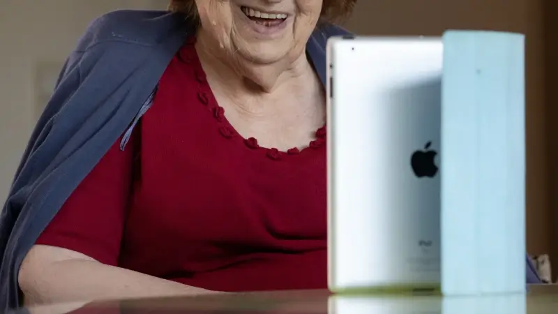 Oplichters stelen iPad van vrouw van 85 in centrum van Leuven, politie en Cardstop kunnen nipt voorkomen dat ze haar bankrekeningen plunderen