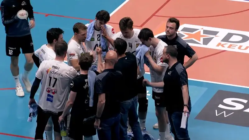 Volley Haasrode Leuven presteert te wisselvallig in eerste titelfinale tegen Roeselare (3-1): "Als we ons niveau halen kunnen we wel mee"