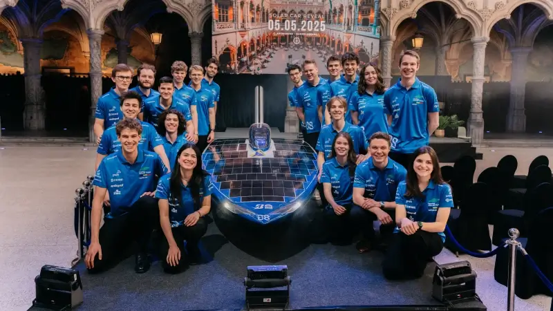 Belgisch Solar Team stelt nieuwe zonnewagen voor die nieuwe overwinning Bridgestone World Solar Challenge in Australië moet opleveren