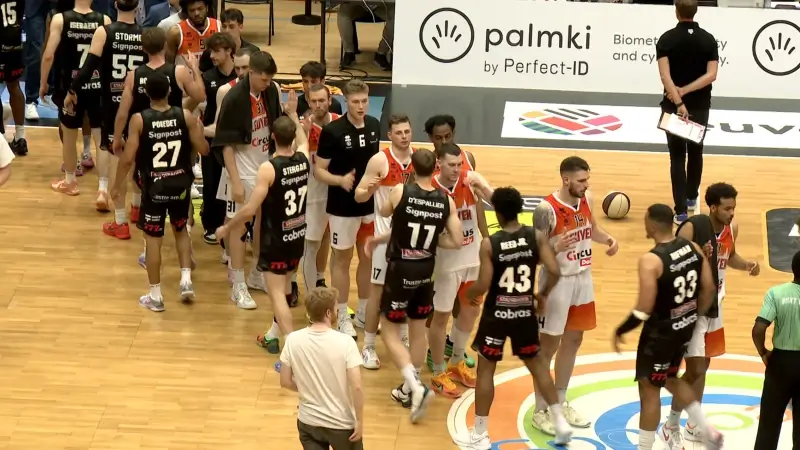 Leuven Bears slepen derde wedstrijd uit de brand na thriller tegen Kortrijk (90-83): "We're not done"