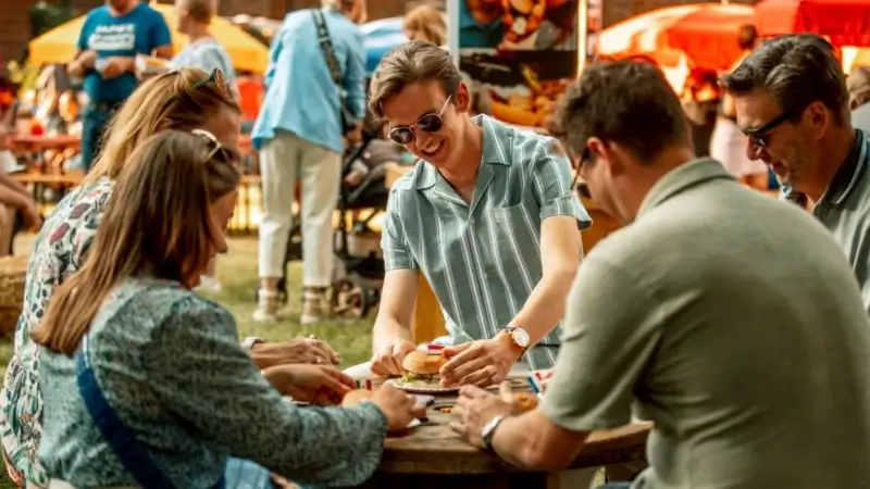 Rondtrekkend foodtruckfestival SM(A)AK vindt van vrijdag 6 tot en met maandag 9 juni plaats op Kerkplein in Aarschot