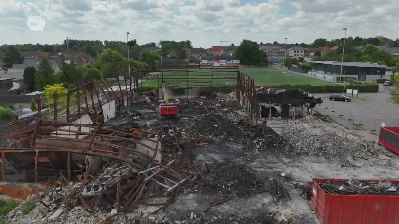 Afbraakwerken sporthal Hoegaarden zijn gestart: "Nieuwe sporthal over 3 jaar"
