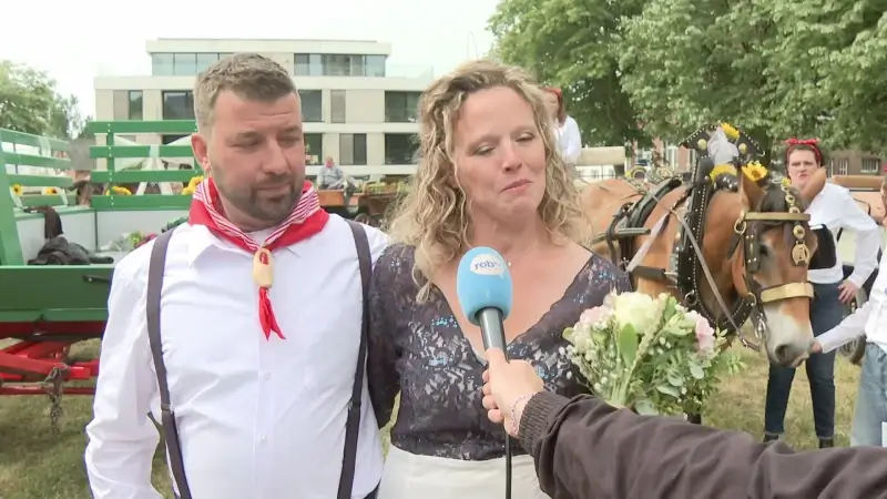 Kirsten en Tony uit Werchter trouwen naast de kerk, tussen de paarden: "We willen dat iedereen kan genieten van onze trouw"