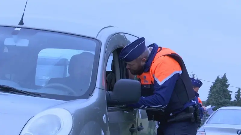 10.000 euro aan achterstallige verkeersbelastingen opgehaald tijdens controle van verkeerspolitie en inspecteurs VlaBel in Leuven