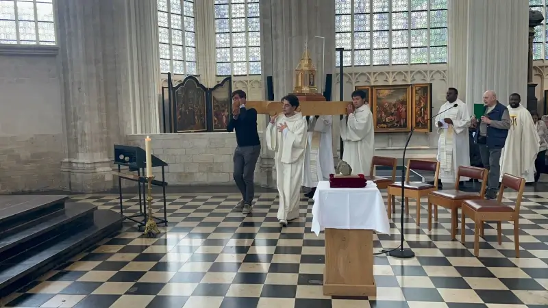 Stuk dijbeen van heilige Bernadette de Soubirous in Leuven: "Het is een hele eer dat het relikwie bij ons is"